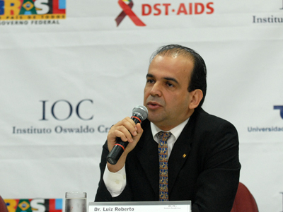  Castello Branco explica ciclo do vrus HIV e a atuao das substncias 
